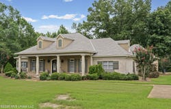 370 Deer Run, Batesville, MS 38606