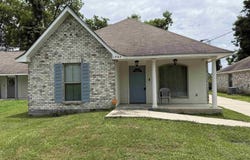 1737 Ravier Ln, Sunshine, LA 70780