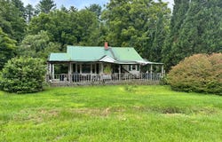 538  Altapass Rd, Spruce Pine, NC 28777