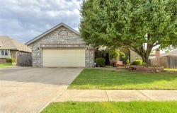 1905 SE 14th Street, Moore, OK 73160