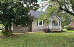 218 W Vine Street, Radcliff, KY 40160