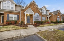 728 W Lake Circle, Chesapeake, VA 23322