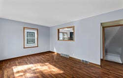 4467 S Nicholson Ave, Saint Francis, WI 53235