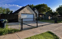 2512 Highcrest Avenue, Fort Worth, TX 76111