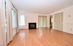 12 Falcon Ridge Way, Hamburg Boro, NJ 07419-1136