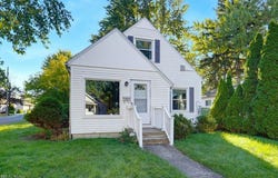 2345 10th Street, Cuyahoga Falls, OH 44221