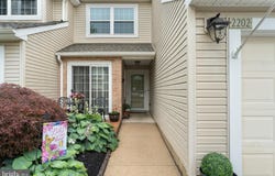 2202 DORAL DRIVE, BLACKWOOD, NJ 08012