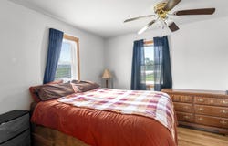 513 N 41st St, Manitowoc, WI 54220