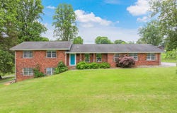 702 Circle Drive, Loudon, TN 37774
