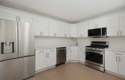 33 Holly St, Jersey City, NJ 07305-4838