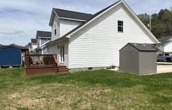 27 Wetzel Dr, Paintsville, KY 41240