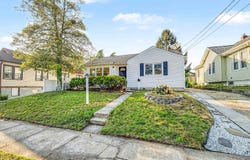 244 E Wyoming Ave, Absecon, NJ 08201