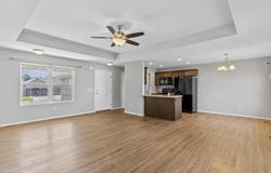 1331 S Venice Avenue, Republic, MO 65738