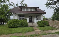 106 S John Street, Moravia, IA 52571