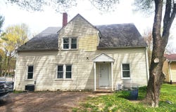1636 E Britain Avenue, Benton Harbor, MI 49022