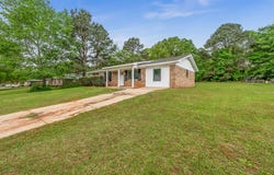 212 Johanna Drive, Ozark, AL 36360