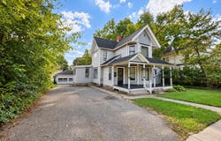 607 W Prospect Street, Marshall, MI 49068
