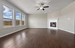 220 SCENIC HILLS DR, La Vernia, TX 78121-5902