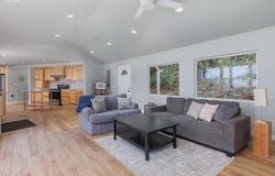 3823 YAQUINA BAY Rd, Newport, OR 97365