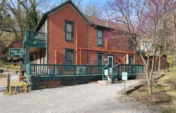 104  N Main  ST, Eureka Springs, AR 72632