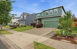 2536 EDGEWATER Dr, Woodburn, OR 97071