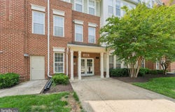 200 EDELEN STATION PLACE, LA PLATA, MD 20646