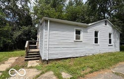 2413 N Macedonia Avenue, Muncie, IN 47303