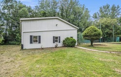 1765 N Bay Drive, Elkhart, IN 46514