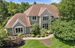 787 Red Oak Dr, Summit, WI 53066