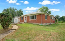 701 E Board Street, Elkville, IL 62932