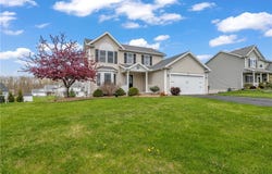12 Haywards Heath, Henrietta, NY 14586