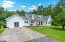 400 Smith Rd, Waycross, GA 31503