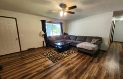 728 E Auburn Street, Bolivar, MO 65613