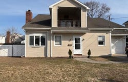 27 North Plaza, Amityville, NY 11701