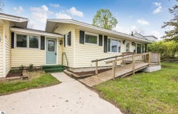 8695 S Maple City Road, Maple City, MI 49664