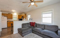 204 & 204 1/2 E 4th Avenue, Indianola, IA 50125
