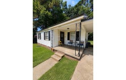 1371 Pine St, Grenada, MS 38901