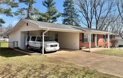 209 Aldergate Street, Farmington, MO 63640