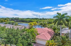 3739 Oak Ridge Cir, Weston, FL 33331