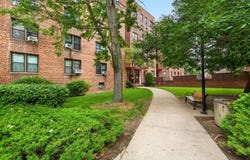 150-25 72nd Road, Flushing, NY 11367