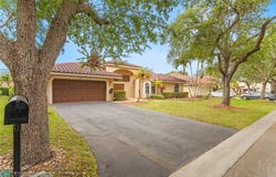 4841 NW 104th Ln, Coral Springs, FL 33076