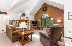 2 Canterbury, GALENA, IL 61036