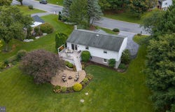 18 PINEWOOD Avenue, EPHRATA, PA 17522