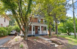 1046 CARSONIA AVENUE, READING, PA 19606