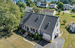 15 Iyanough Road, Hyannis, MA 02601