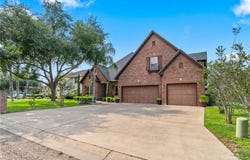 109 Palm Valley Circle, Harlingen, TX 78552