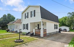 909 E COLLEGE Avenue, Jacksonville, IL 62650