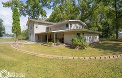 2057 Larrys Drive, Brooklyn, IA 52211