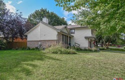 3400 Fox Hollow Circle, Lincoln, NE 68506