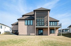 2171 NW Palisades Drive, Riverside, MO 64150